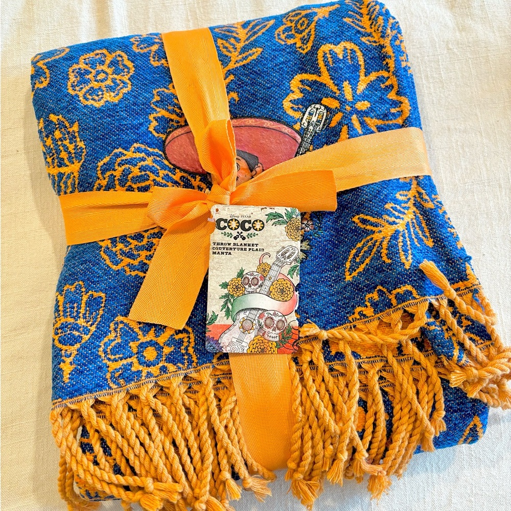 Disney Throw Blanket - Coco - Marigold Flowers